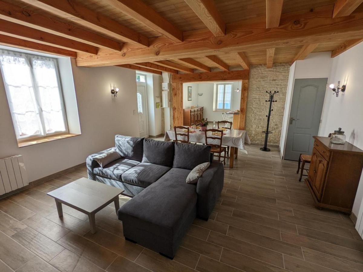 Gîte Puyréaux, 3 pièces, 4 personnes - FR-1-653-98 Exterior foto